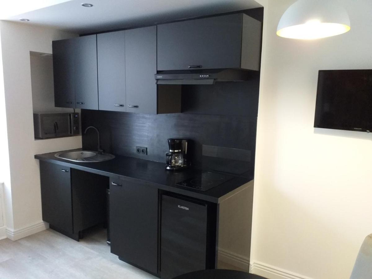 Les Volets Bleus - Deux Appartements Et Un Studio, Jardin Бурж Екстериор снимка