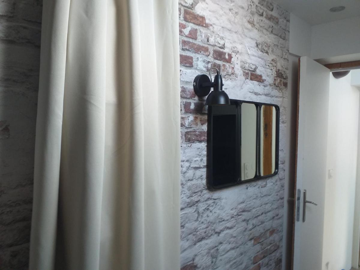 Les Volets Bleus - Deux Appartements Et Un Studio, Jardin Бурж Екстериор снимка