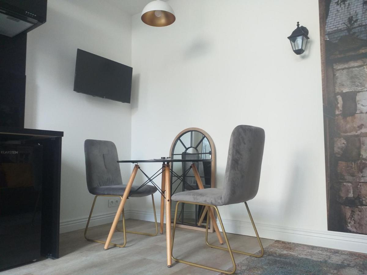 Les Volets Bleus - Deux Appartements Et Un Studio, Jardin Бурж Екстериор снимка