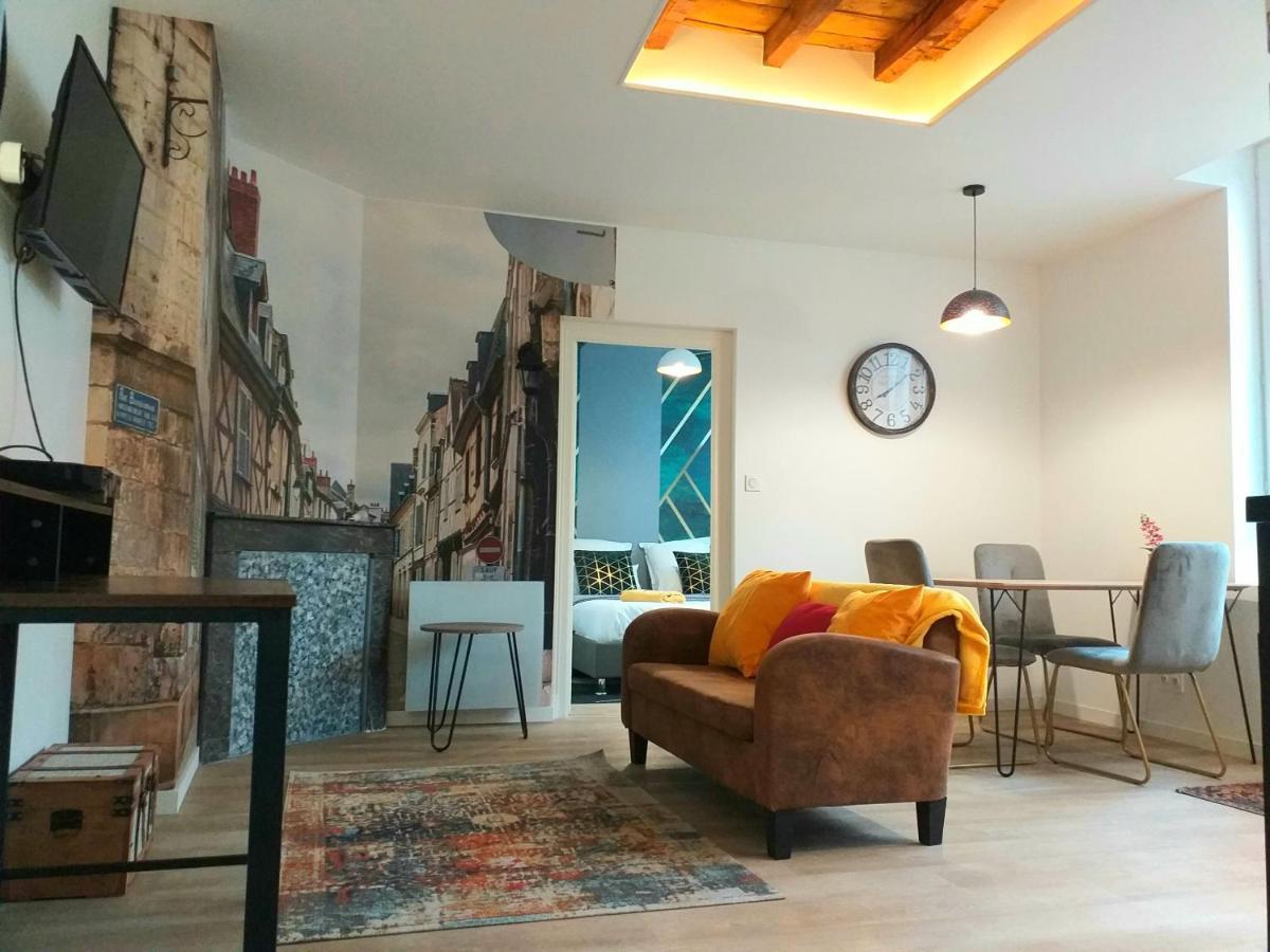 Les Volets Bleus - Deux Appartements Et Un Studio, Jardin Бурж Екстериор снимка